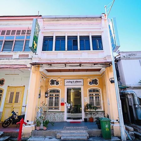 Swing & Pillows - 75 Muntri, Penang Джордж Таун Екстериор снимка