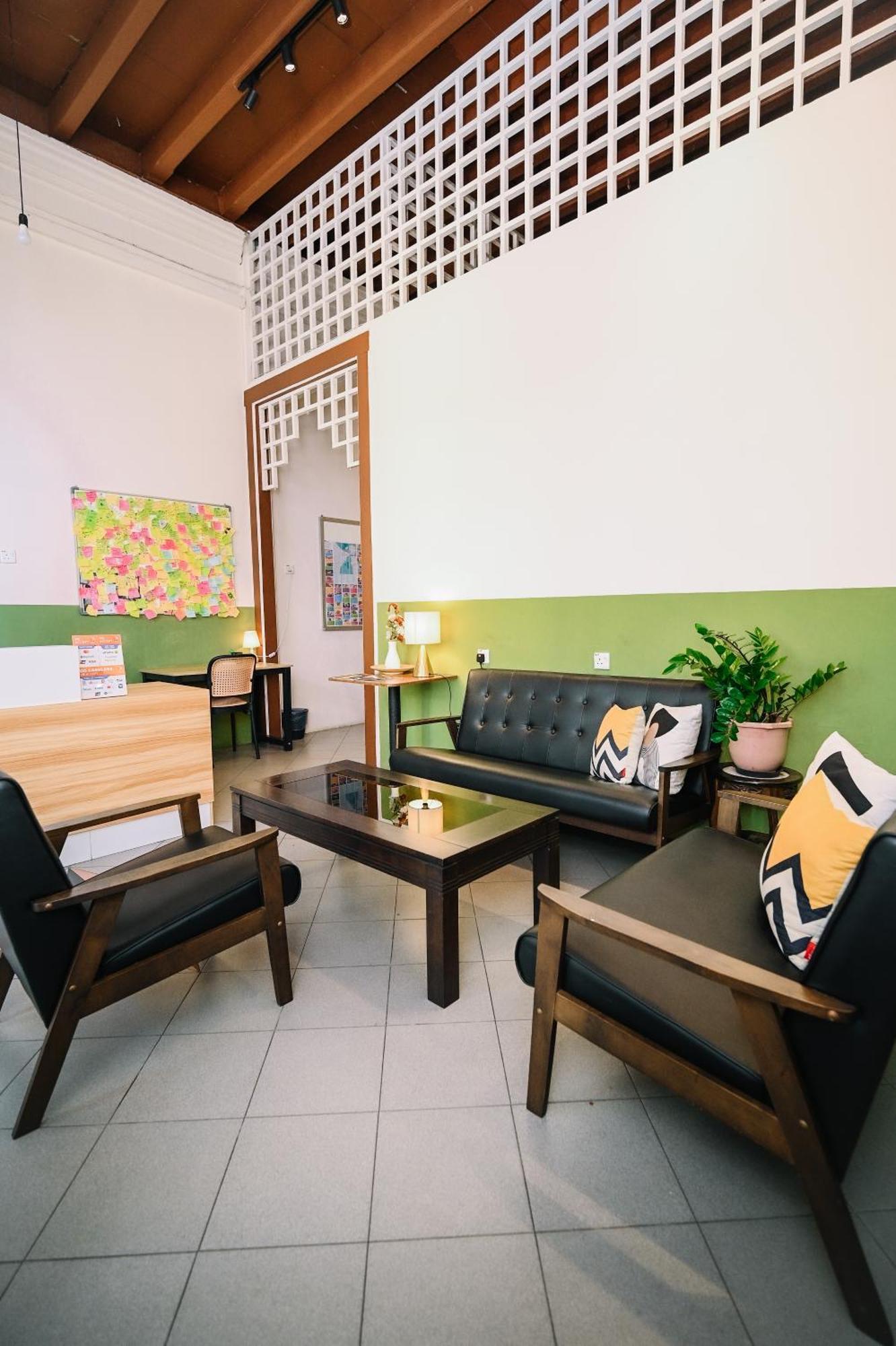Swing & Pillows - 75 Muntri, Penang Джордж Таун Екстериор снимка