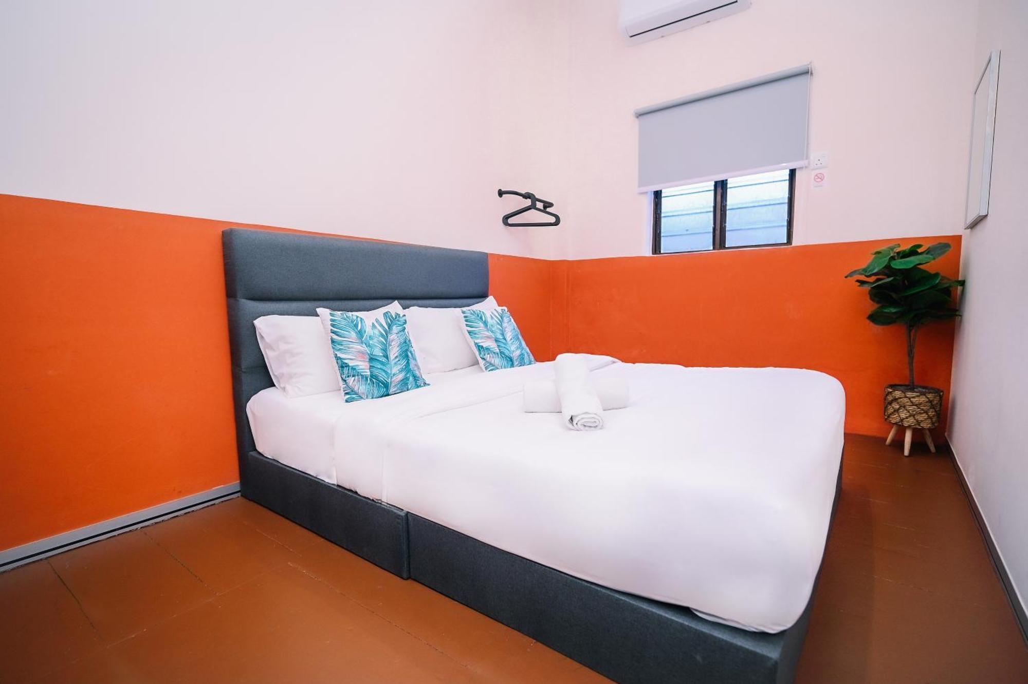 Swing & Pillows - 75 Muntri, Penang Джордж Таун Екстериор снимка